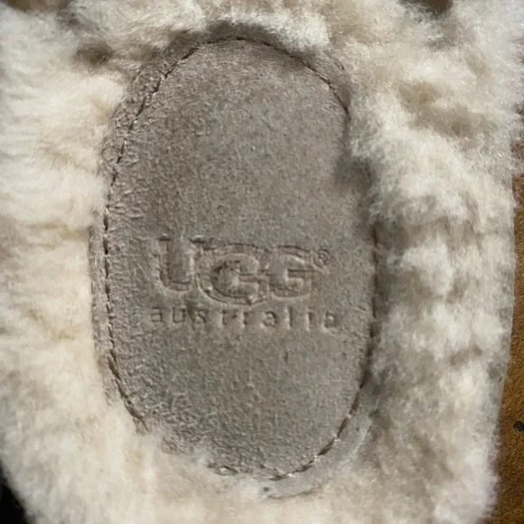 UGG Women's  Comfy Cozy Cream FIip Flops poolside SZ 7 - Picture 4 of 13